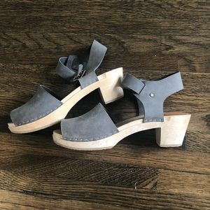 Bryr Clogs Emma Peep Toe in Agave Size 38 (8)